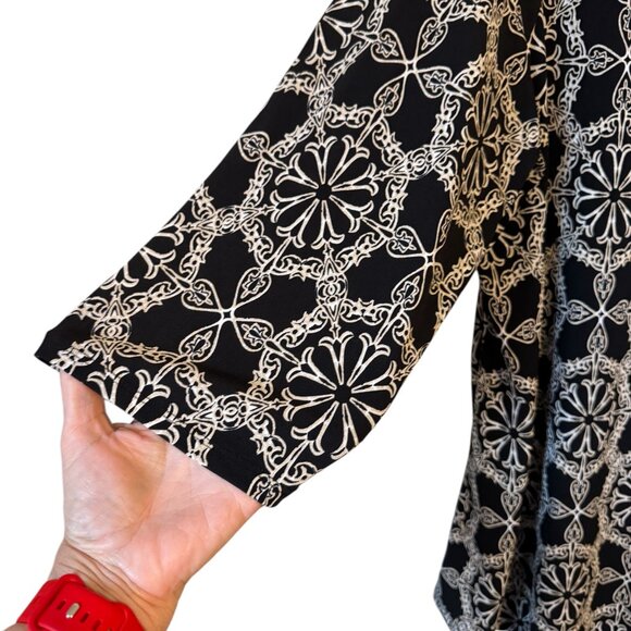 ❤️SPRING/SUMMER BLACK PRINT TOP w/STRAPPY DETAIL  PLUS 2X     #F - Picture 3 of 8